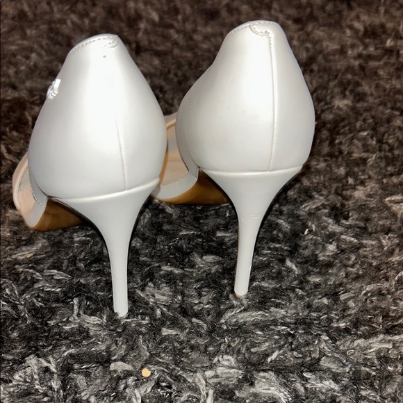 NWT-Calvin Klein Women's Cream Heels - Picture 4 of 6